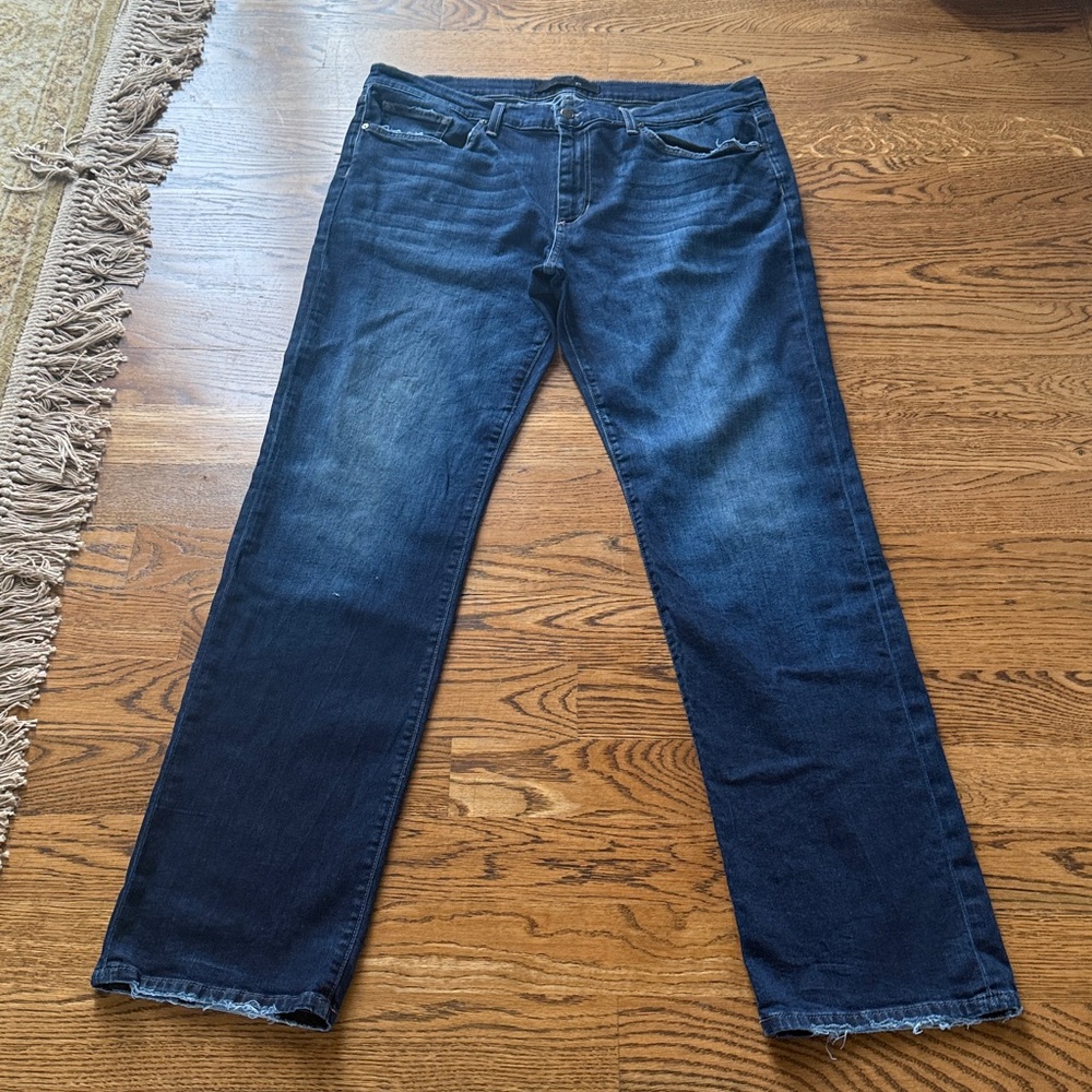 Joe's Jeans Men's Relaxed Fit in Dark Blue SZ 38-32